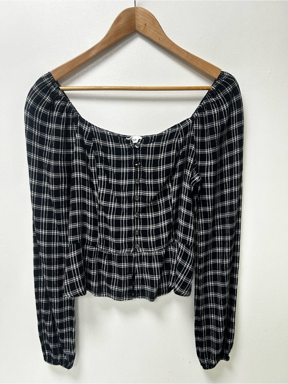 Hollister 100% Viscose Black White Plaid Long Sleeve Button Crop Blouse – Size M